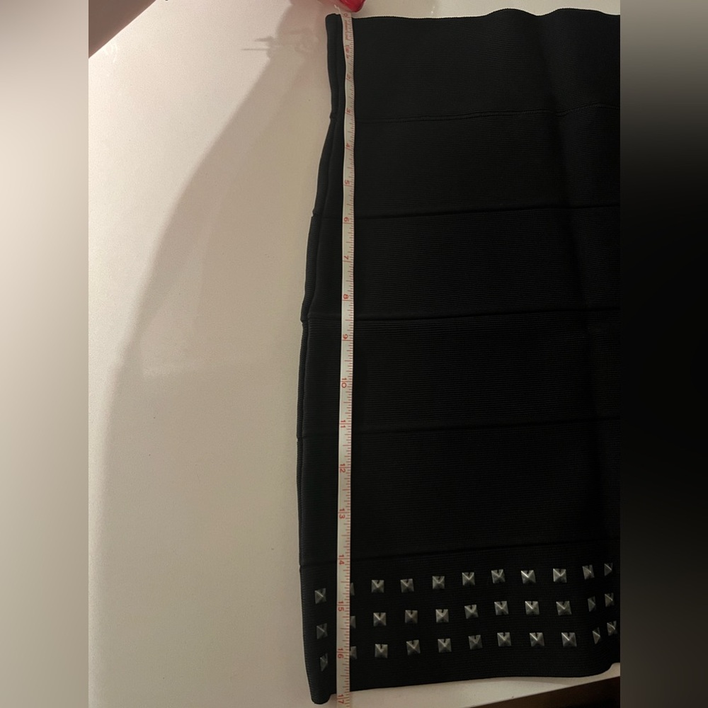 BCBGMAXAZRIA BLACK BANDAGE SKIRT - Picture 4 of 4